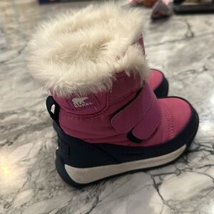 Sorel toddler girls snow boots, like new, size 7
